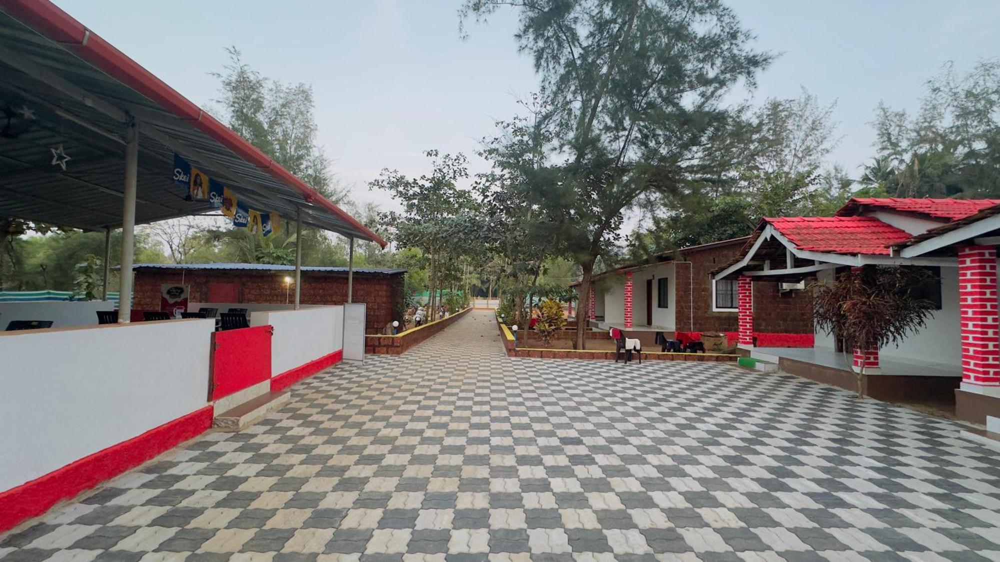White Sand Beach Stay Resort Kumta Экстерьер фото